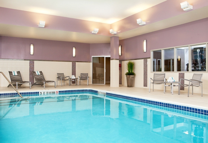 Imagen de la piscina del Hotel COURTYARD SYRACUSE DOWNTOWN AT ARMORY SQUARE. Foto 15