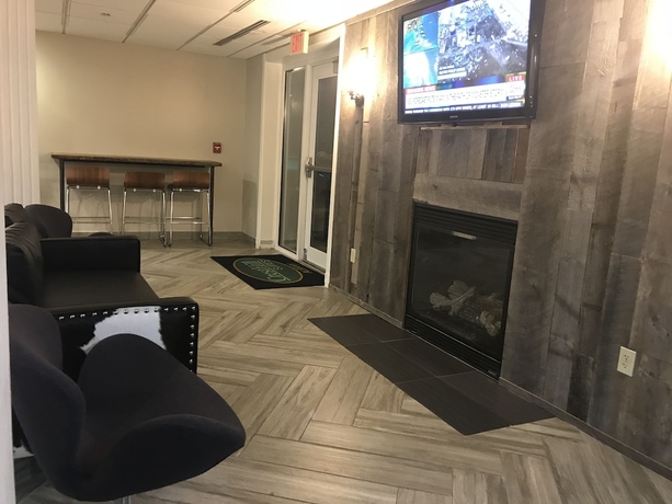 Imagen del bar/restaurante del Hotel CRESTHILL SUITES ALBANY. Foto 3