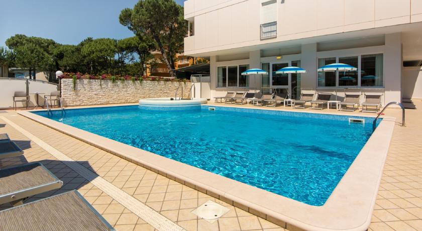 Imagen general del Hotel CROCE DI MALTA, Lignano Sabbiadoro. Foto 8