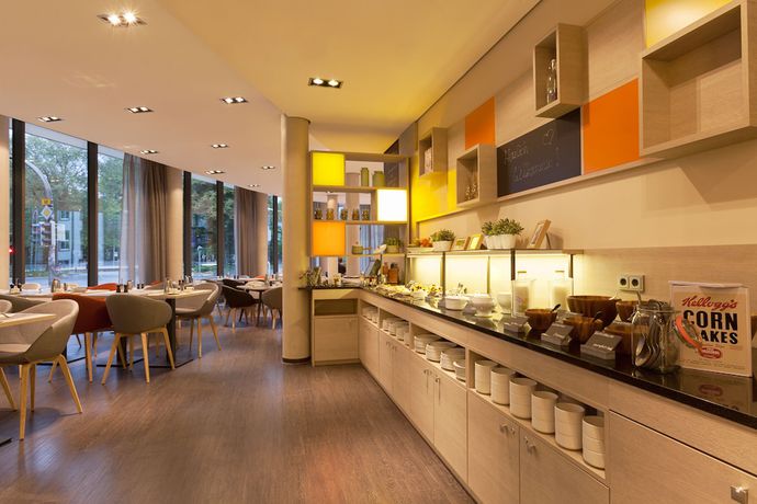 Imagen del bar/restaurante del Hotel CROSS INN Osnabr&uuml;ck by Hackmann. Foto 3