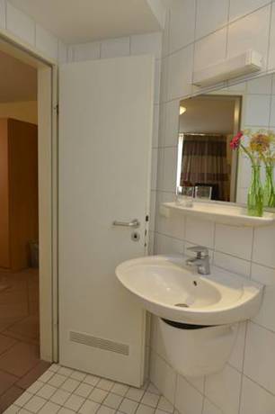 Imagen de la habitación del Hotel CROWN, Frankfurt. Foto 8