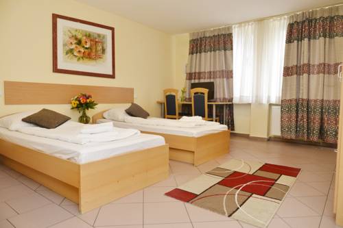 Imagen de la habitación del Hotel CROWN, Frankfurt. Foto 10
