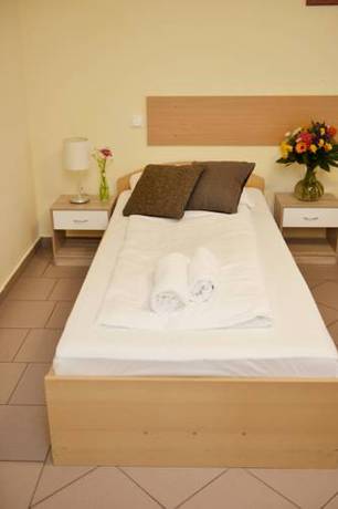 Imagen de la habitación del Hotel CROWN, Frankfurt. Foto 11