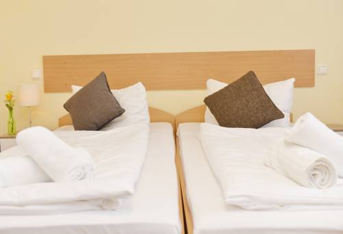 Imagen de la habitación del Hotel CROWN, Frankfurt. Foto 12