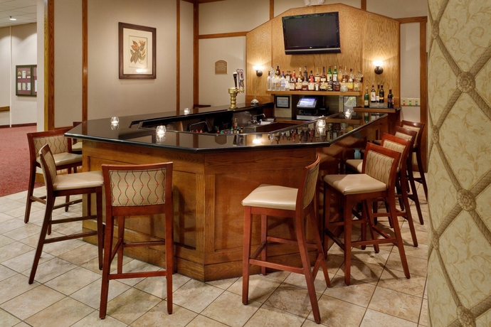 Imagen del bar/restaurante del Hotel CROWNE PLAZA HARTFORD - CROMWE. Foto 2