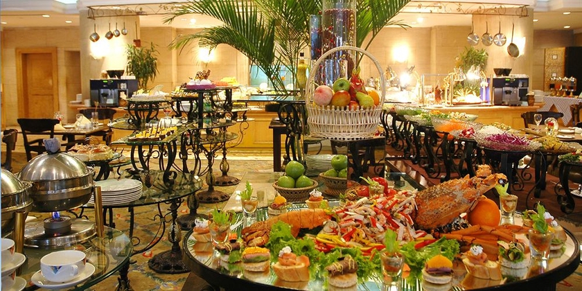 Imagen del bar/restaurante del Hotel CROWNE PLAZA SHENGYANG ZHONGSHAN. Foto 2