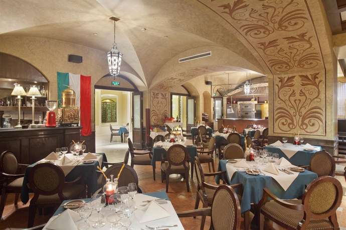 Imagen del bar/restaurante del Hotel CROWNE PLAZA SHENGYANG ZHONGSHAN. Foto 3