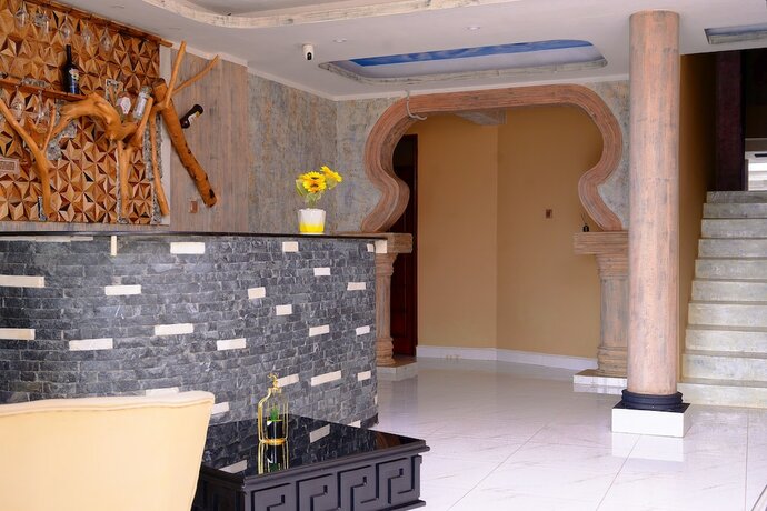 Imagen general del Hotel CROYLANDZ COTTAGES. Foto 1