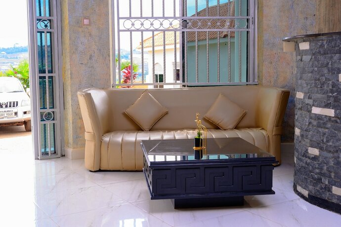 Imagen general del Hotel CROYLANDZ COTTAGES. Foto 2