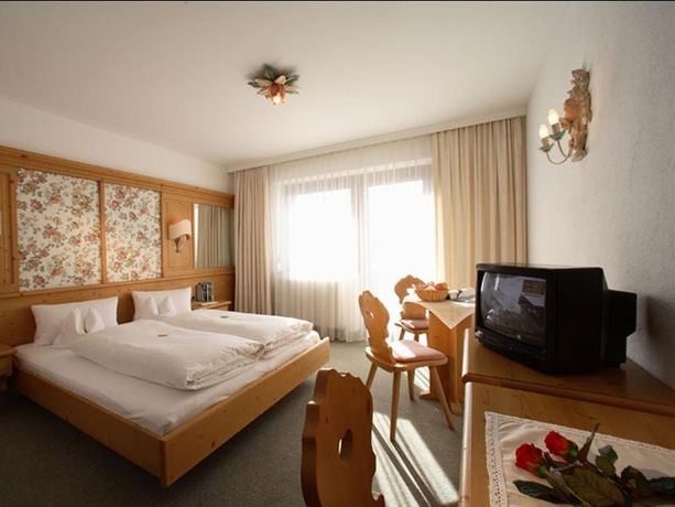 Imagen general del Hotel CRYSTAL HOTEL, Fugen . Foto 6