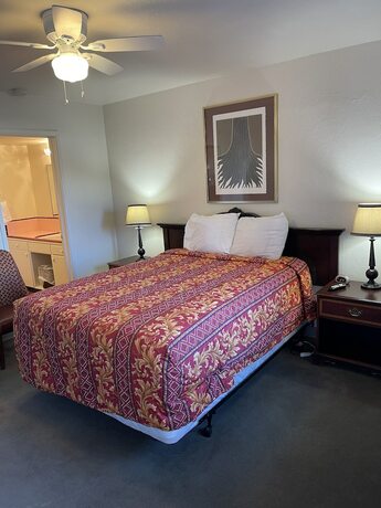 Imagen de la habitación del Hotel CRYSTAL MOTEL. Foto 17