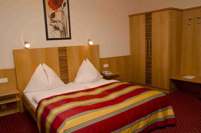 Imagen de la habitación del Hotel CRYSTON. Foto 9