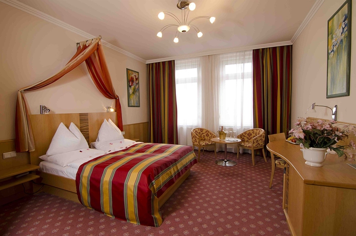 Imagen de la habitación del Hotel CRYSTON. Foto 11