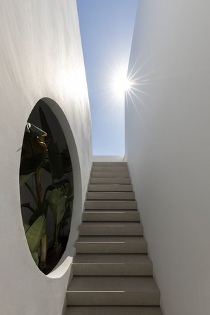 Imagen de los interiores del Hotel CUBIC Mykonos Seafront Design Suites. Foto 17