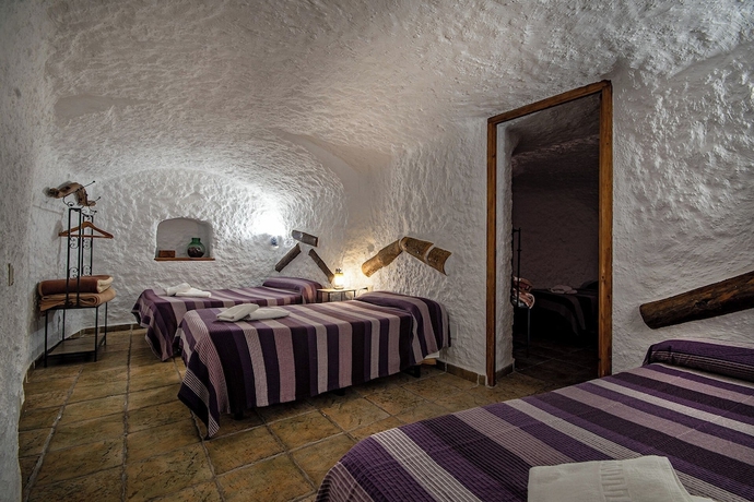 Imagen de la habitación del Hotel CUEVAS VICTORIA. Foto 3
