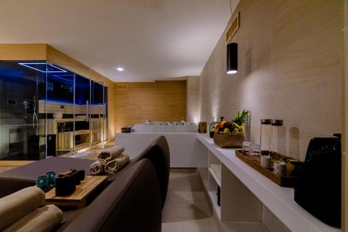 Imagen general del Hotel CUMEJA Beach Club &. Foto 2