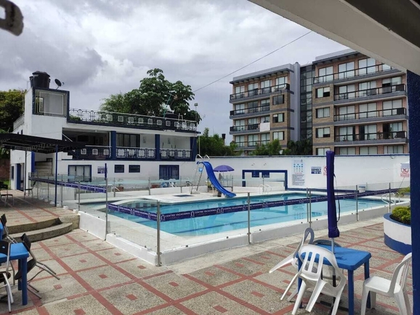 Imagen de la piscina del Hotel CV Marques De San Luis. Foto 9