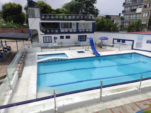 Imagen de la piscina del Hotel CV Marques De San Luis. Foto 10