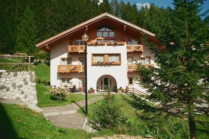 Imagen general del Hotel Ca' Del Bosco, Pescul. Foto 3
