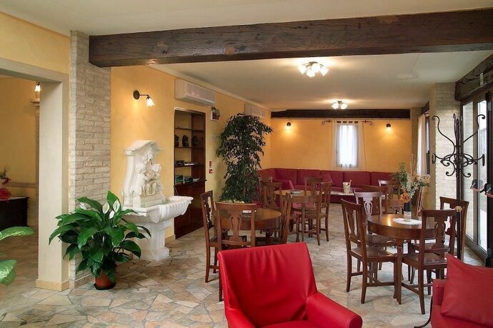 Imagen de los interiores del Hotel Ca' Del Rio Resort. Foto 17