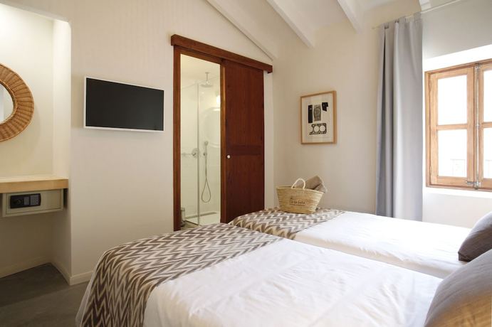 Imagen general del Hotel Ca Sa Tieta - de Interior. Foto 1