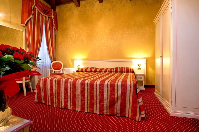 Imagen de la habitación del Hotel Ca' San Polo. Foto 8