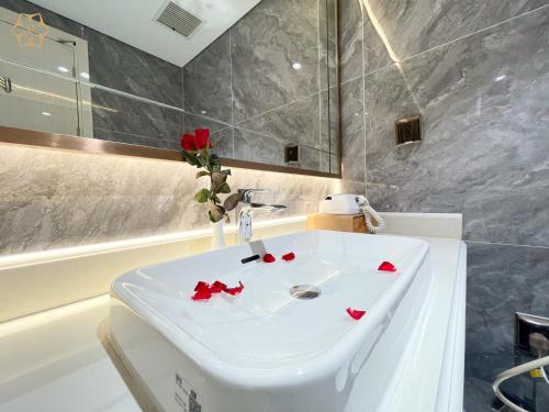 Imagen general del Hotel Cửa Đ&ocirc;ng Luxury. Foto 9