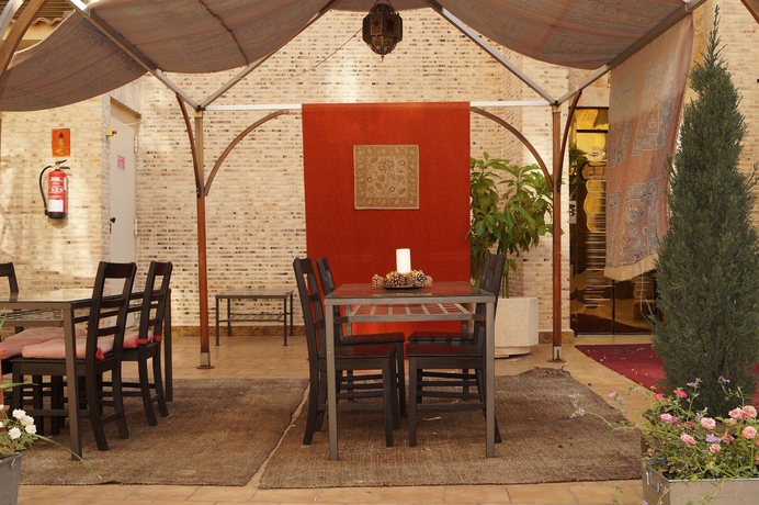 Imagen del bar/restaurante del Hotel Caballero Errante. Foto 1