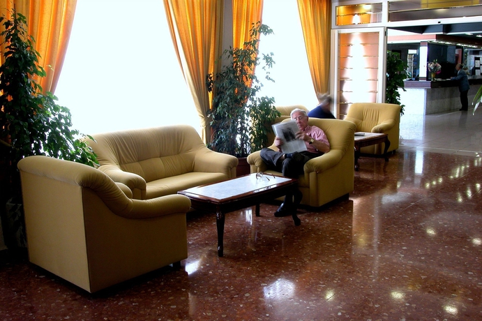 Imagen de los interiores del Hotel Cabana. Foto 2