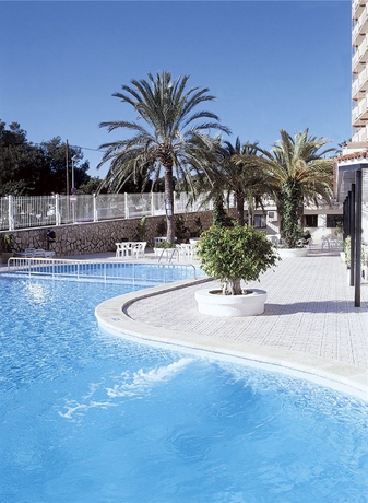 Imagen de la piscina del Hotel Cabana. Foto 5