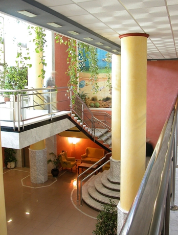 Imagen de los interiores del Hotel Cabana. Foto 3