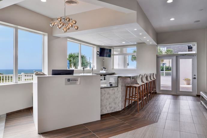 Imagen de los interiores del Hotel Cabana Shores Inn. Foto 19