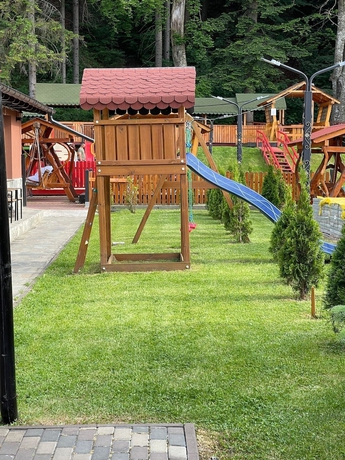 Imagen de los exteriores del Hotel Cabana Sura Getilor Arinis. Foto 13