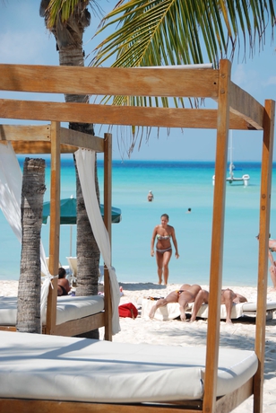 Imagen de los exteriores del Hotel Cabanas Maria Del Mar. Foto 8