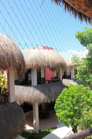 Imagen de los exteriores del Hotel Cabanas Maria Del Mar. Foto 9