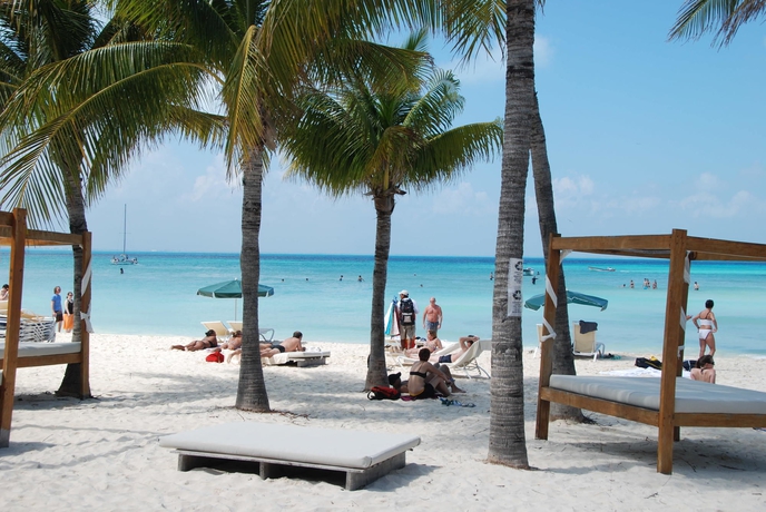 Imagen de los exteriores del Hotel Cabanas Maria Del Mar. Foto 12