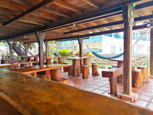 Imagen del bar/restaurante del Hotel Cabanas Praba. Foto 2