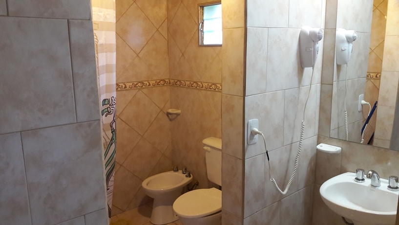 Imagen de la habitación del Hotel Cabanas Valle del Pirque. Foto 19