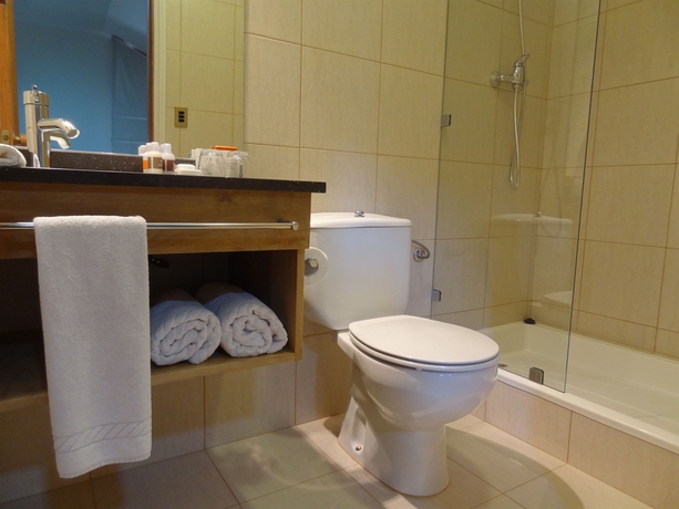 Imagen de la habitación del Hotel Cabaña Del Lago Puerto Varas. Foto 9