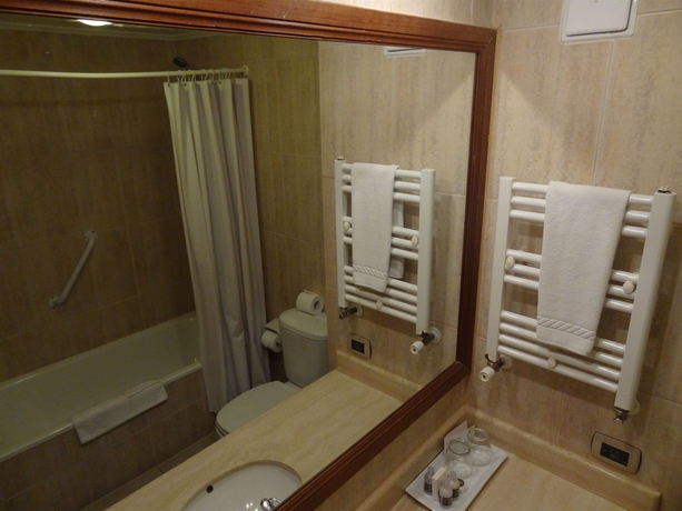 Imagen de la habitación del Hotel Cabaña Del Lago Puerto Varas. Foto 10