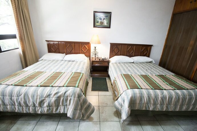 Imagen general del Hotel Caba&ntilde;a Suiza. Foto 4