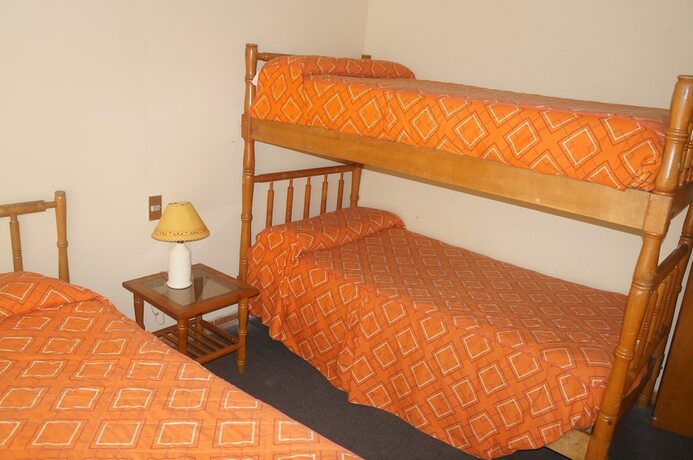 Imagen de la habitación del Hotel Caba&ntilde;as 4 Esquinas. Foto 14