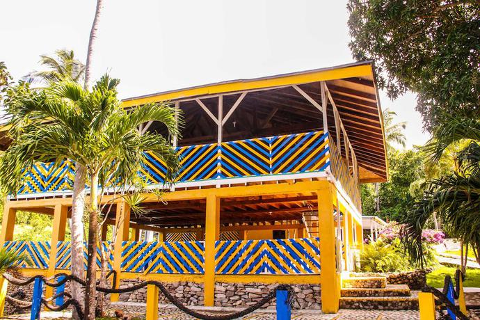 Imagen de los exteriores del Hotel Caba&ntilde;as Agua Dulce. Foto 10