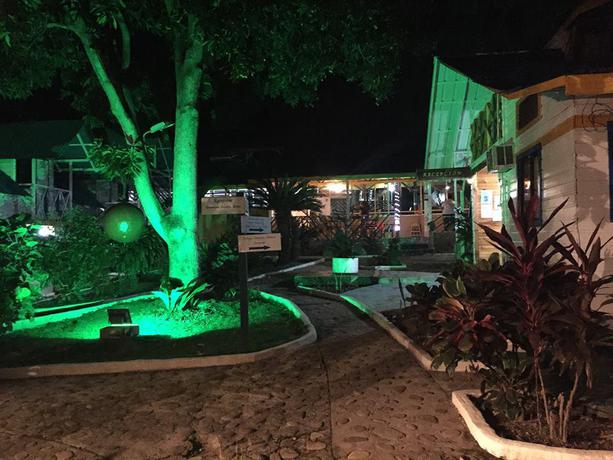 Imagen de los exteriores del Hotel Caba&ntilde;as Agua Dulce. Foto 13