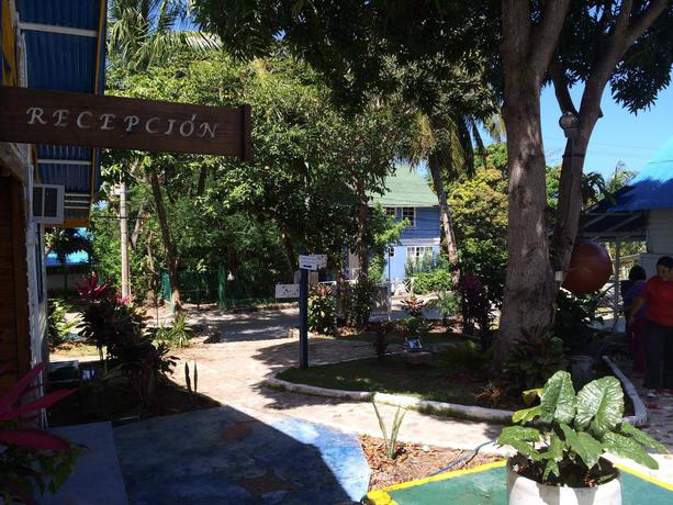 Imagen de los exteriores del Hotel Caba&ntilde;as Agua Dulce. Foto 14