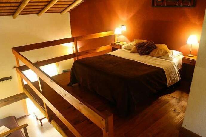 Imagen de la habitación del Hotel Caba&ntilde;as Altos de Artalaz. Foto 15