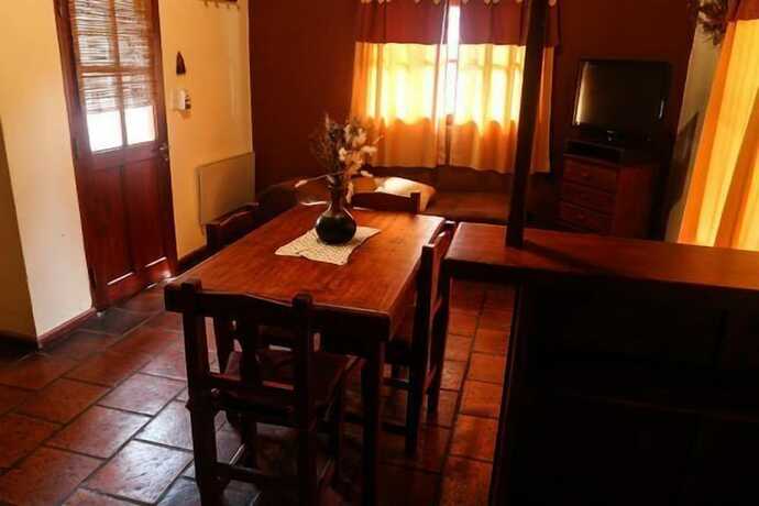 Imagen de la habitación del Hotel Caba&ntilde;as Altos de Artalaz. Foto 18