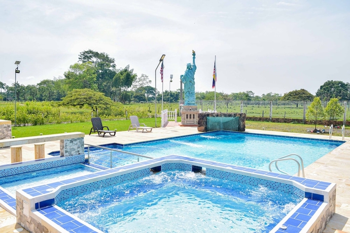 Imagen de la piscina del Hotel Caba&ntilde;as American Dream. Foto 16