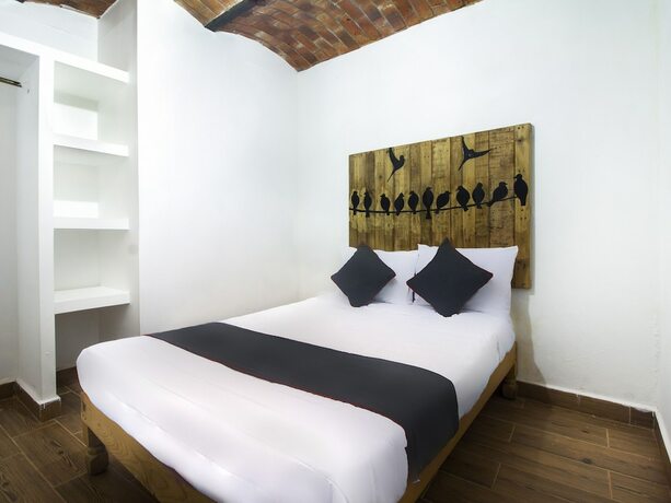 Imagen de la habitación del Hotel Caba&ntilde;as Azul Tequilana. Foto 19