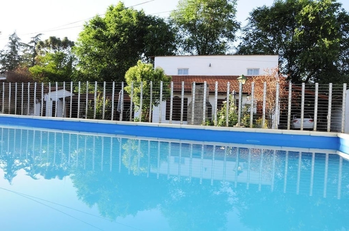 Imagen de la piscina del Hotel Caba&ntilde;as Casa Grande. Foto 18